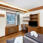 Cozy 2-bedrooms 3* Canazei