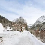 Cozy 2-bedrooms 3*