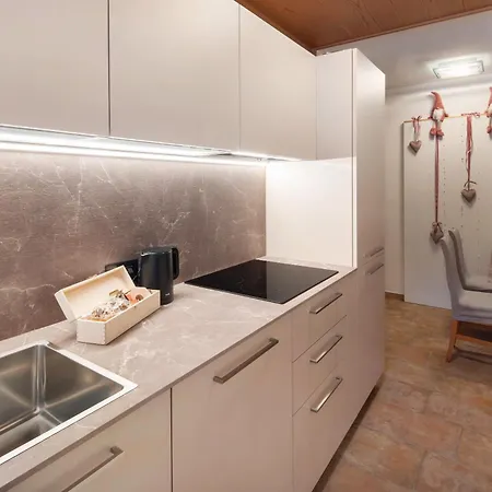 Cozy 2-bedrooms 卡纳泽伊