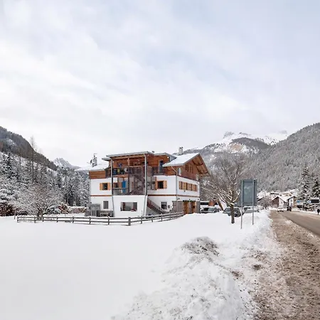 Гостьовий будинок Cozy 2-bedrooms 3*