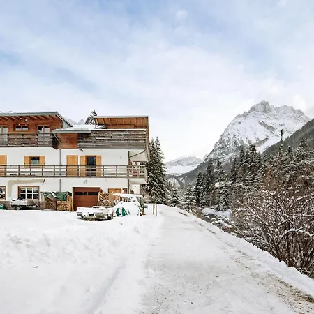 Гостьовий будинок Cozy 2-bedrooms