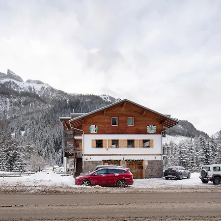 Гостьовий будинок Cozy 2-bedrooms 3*