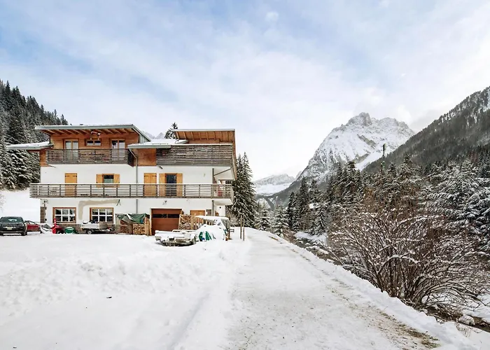 Гостьовий будинок Cozy 2-bedrooms